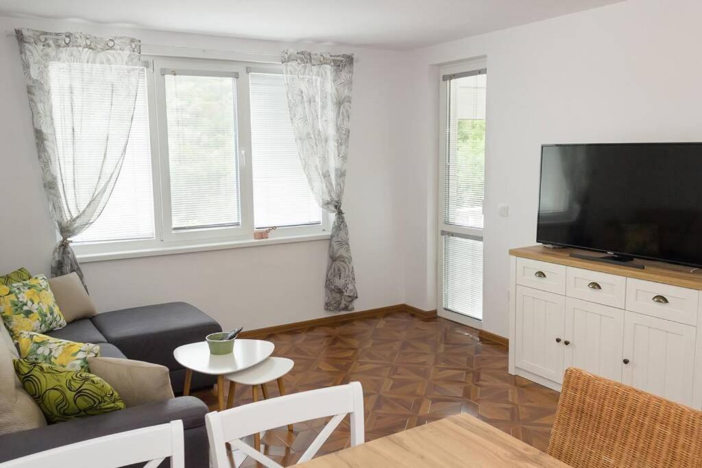 Perfect Summer Vacation Rental - One-Bedroom Flat By Flat Mаnager Topola Zewnętrze zdjęcie