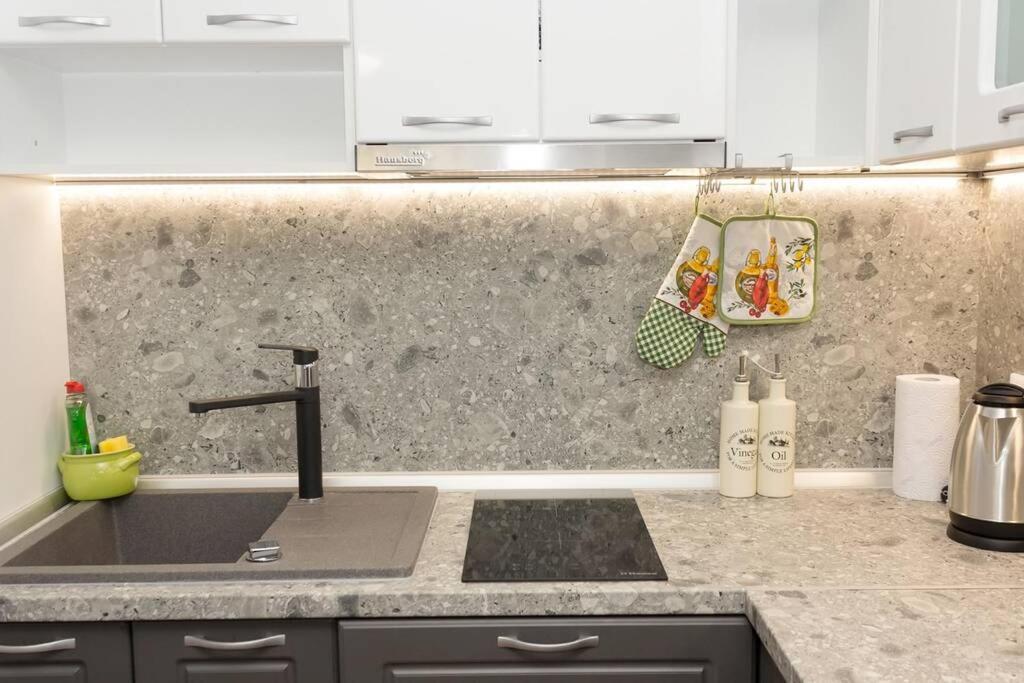 Perfect Summer Vacation Rental - One-Bedroom Flat By Flat Mаnager Topola Zewnętrze zdjęcie