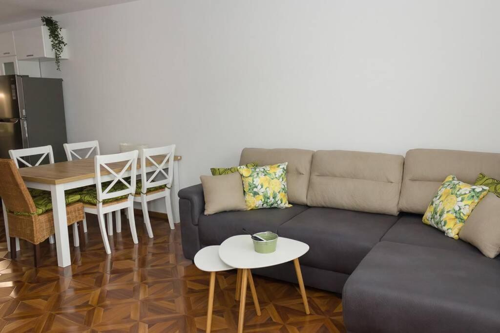 Perfect Summer Vacation Rental - One-Bedroom Flat By Flat Mаnager Topola Zewnętrze zdjęcie