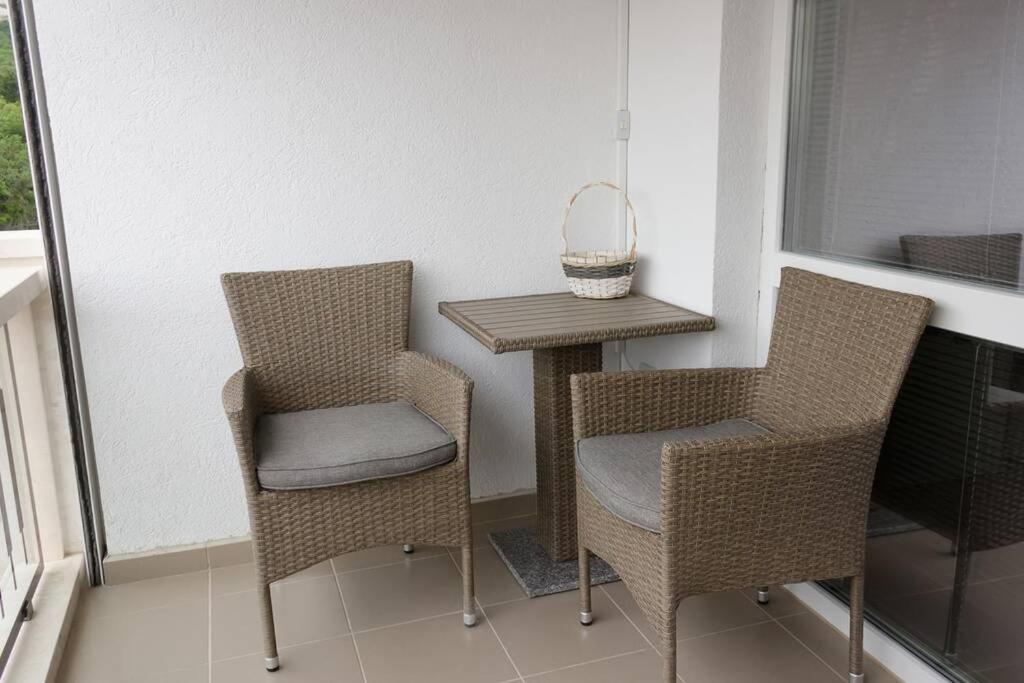 Perfect Summer Vacation Rental - One-Bedroom Flat By Flat Mаnager Topola Zewnętrze zdjęcie