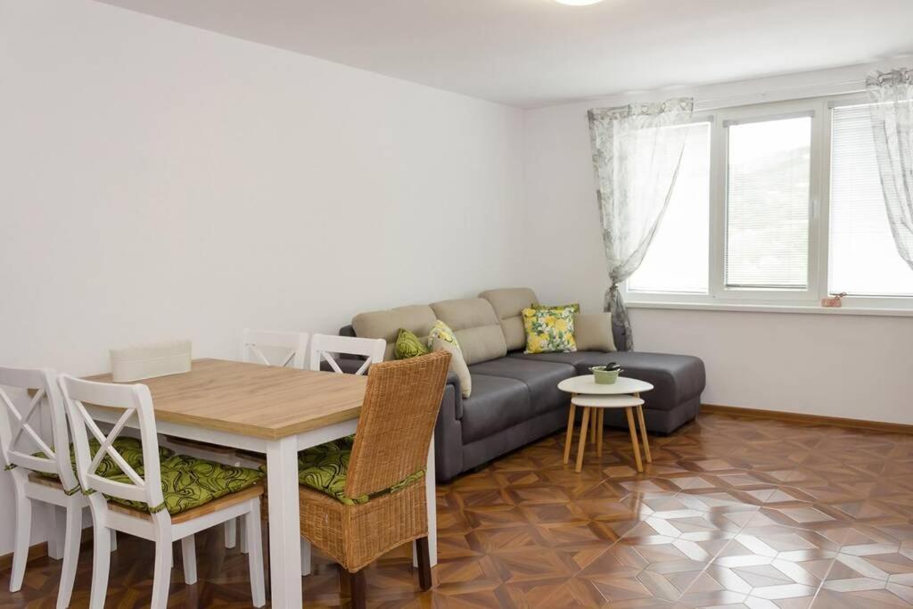 Perfect Summer Vacation Rental - One-Bedroom Flat By Flat Mаnager Topola Zewnętrze zdjęcie